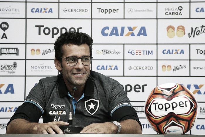 Apresentado no Botafogo, Valentim agradece Cuca e cita lado estudioso: "Me preparei muito"