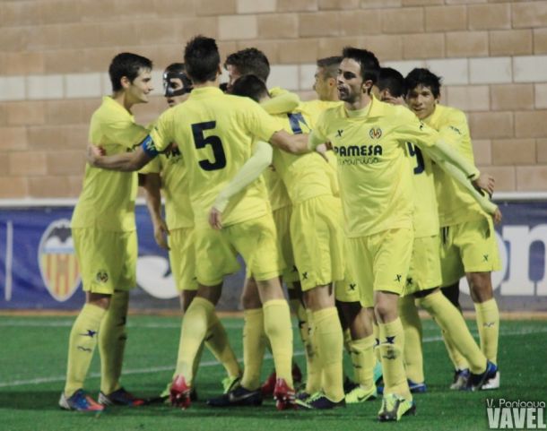 Fotos e imágenes del Valencia CF Mestalla - Villarreal CF 'B' de la decimocuarta jornada del Grupo 3 de la Segunda División B