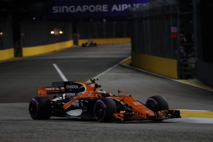 GP Singapore - Vandoorne a punti, ottima McLaren