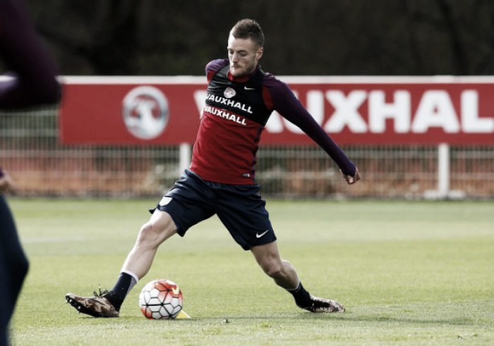 Roy Hodgson and Daniel Sturridge urge Jamie Vardy to focus