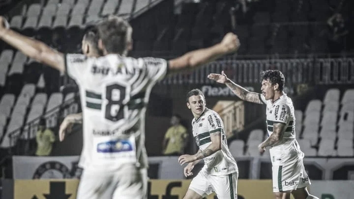 Coritiba derrota Vasco, volta a triunfar após dez rodadas e sai da lanterna Coritiba derrota Vasco, volta a triunfar após dez rodadas e sai da lanterna