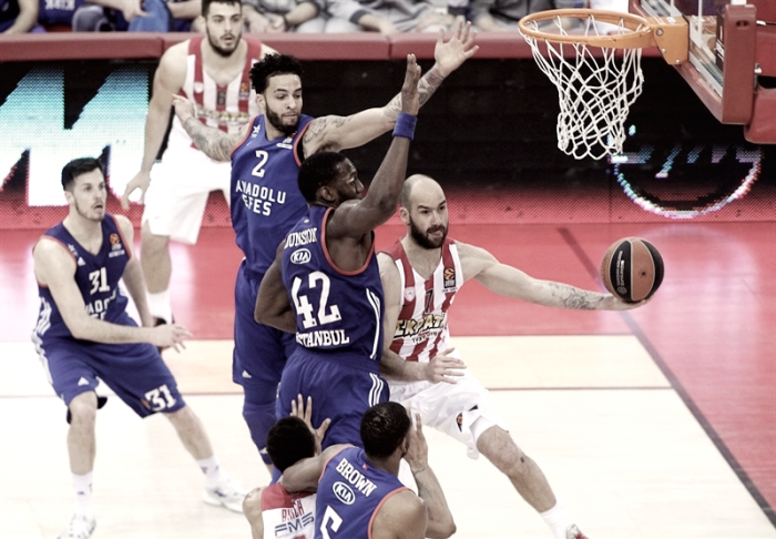 Turkish Airlines EuroLeague - Niente quarta finalista: l'Olympiacos batte l'Efes 74 - 62
