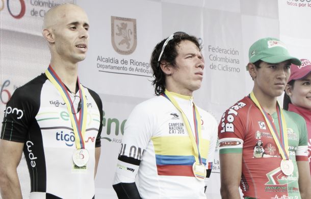 Rigoberto Urán, en lo más alto del podio del Campeonato Nacional en contrarreloj
