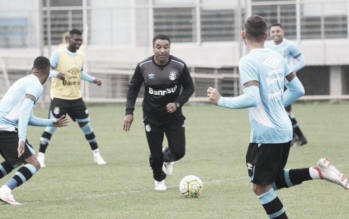 Roger encaminha Grêmio com Edilson e ressalta dificuldades de enfrentar América-MG Roger encaminha Grêmio com Edilson e ressalta dificuldades de enfrentar América-MG