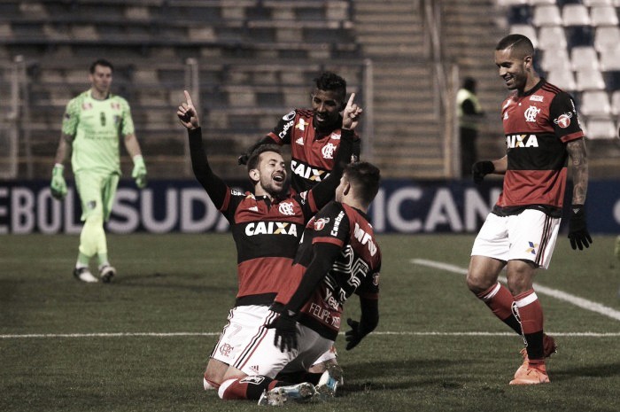 Flamengo toma susto, mas goleia Palestino-CHI fora de casa e abre ótima vantagem