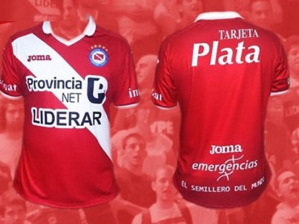 El Bicho estrenó casaca El Bicho estrenó casaca