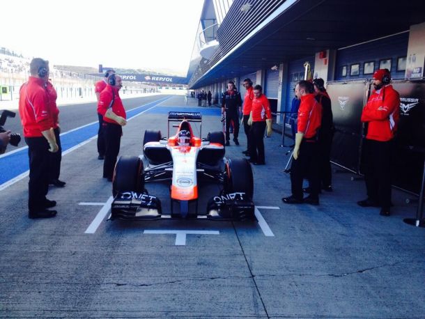 Marussia consigue poner en pista el MR03