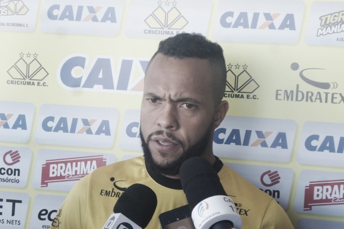 Paulinho pede voto de confiança ao Criciúma após perda na estreia: “Cedo para julgar nosso grupo”