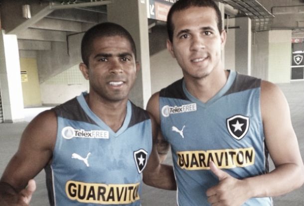 Junior Cesar e Ronny são os novos reforços do Botafogo