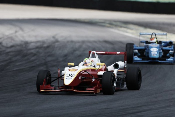 Thiago Vivacqua satisfeito com 4º lugar pela F-3 Brasil em Interlagos Thiago Vivacqua satisfeito com 4º lugar pela F-3 Brasil em Interlagos