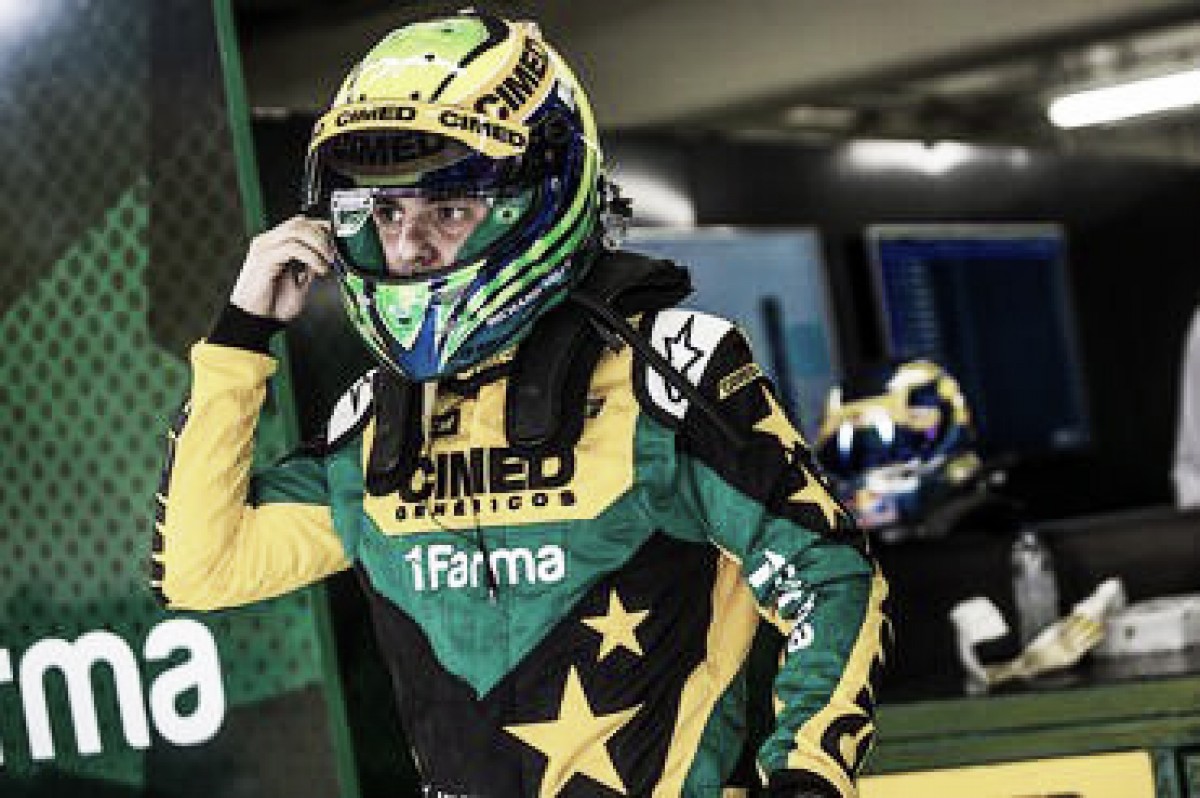 Felipe Massa mostra boa adaptação com carro da Stock Car em Interlagos Felipe Massa mostra boa adaptação com carro da Stock Car em Interlagos