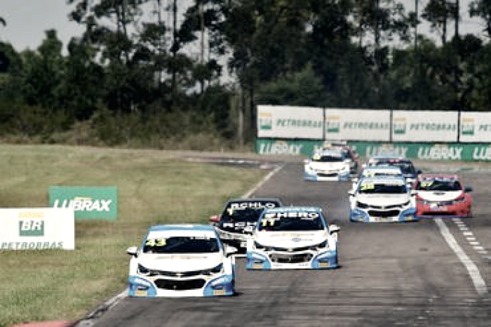 Vicente Orige leva Chevrolet à vitória no Velopark pela Copa Petrobras de Marcas