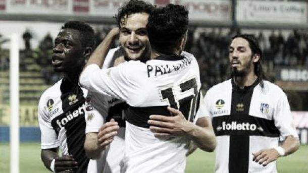 Parma vence um apático Napoli e segue na briga por Europa League