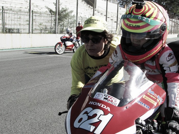 Suzane Carvalho mantém a vice-liderança na Superbike