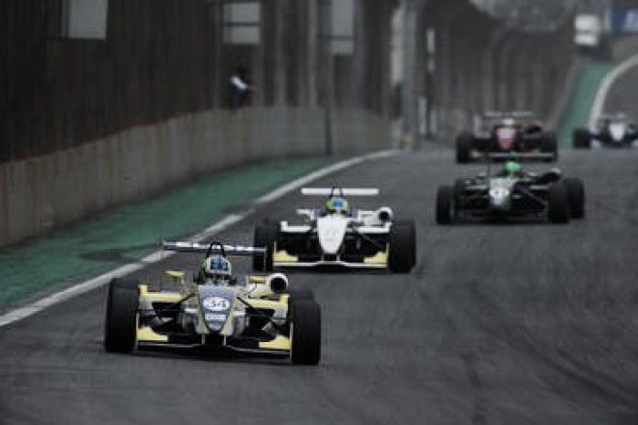 Guilherme Samaia e Matheus Lorio vencem em Interlagos pela F-3 Brasil Guilherme Samaia e Matheus Lorio vencem em Interlagos pela F-3 Brasil