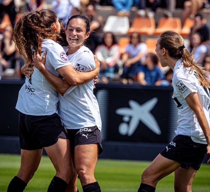 El Valencia reina en la locura y se mete en la final del play off ...