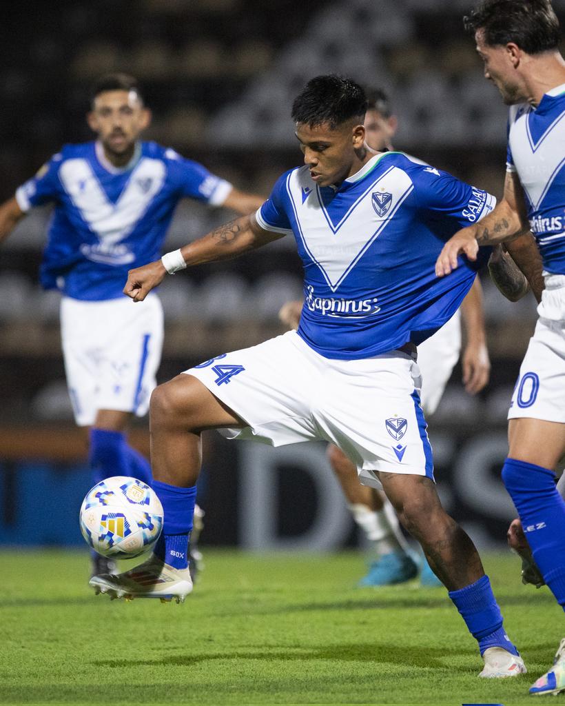 Vélez consiguió su primer triunfo en el año y pasó de ronda - VAVEL ...