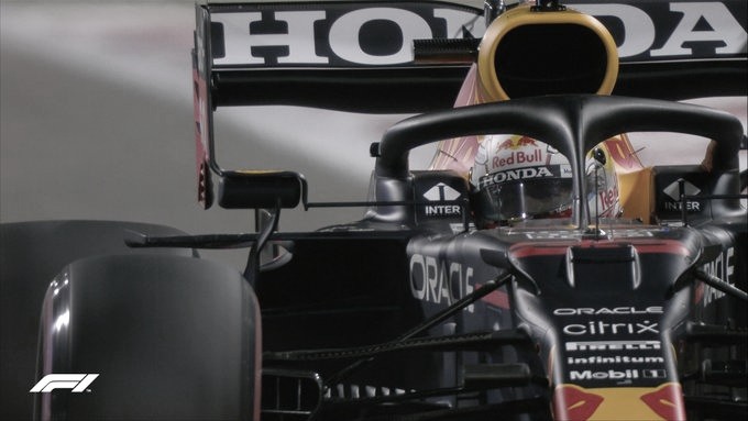 Pole de Verstappen en Bahrein con Sainz y Alonso en el top
10