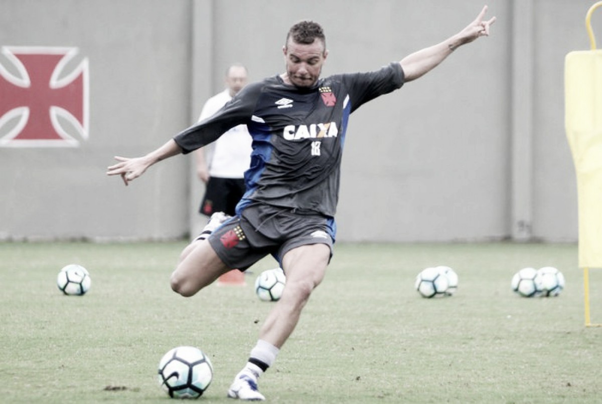 Volante Marcelo Mattos anuncia nova cirurgia e desabafa em rede social Volante Marcelo Mattos anuncia nova cirurgia e desabafa em rede social