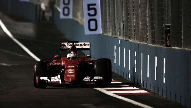 Vettel surpreende e crava pole em Singapura