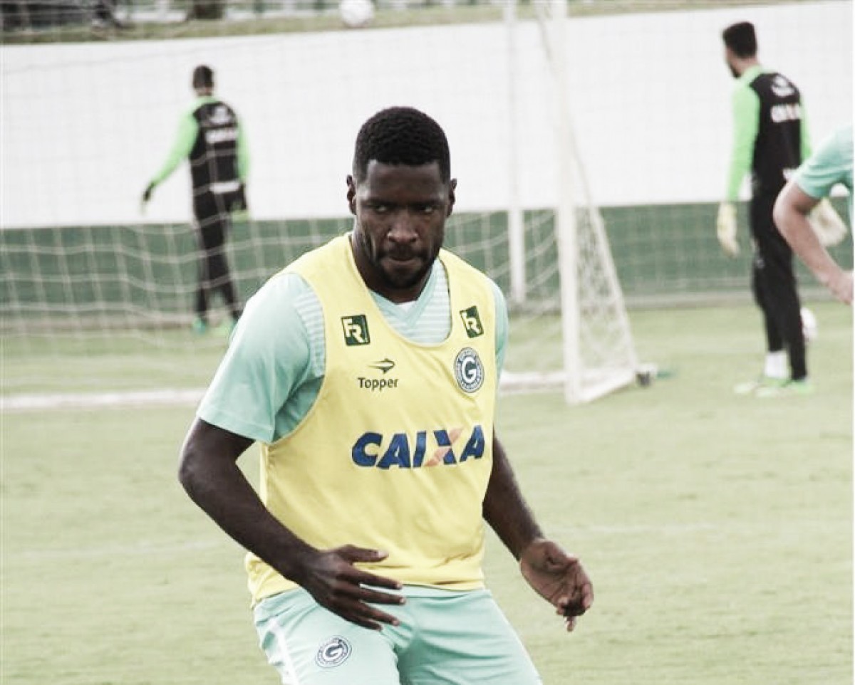 Sem espaço, Victor Bolt rescinde com o Goiás e deve ir para o futebol chinês