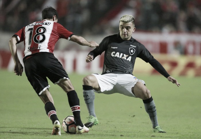 Victor Luís exalta elenco do Botafogo e comemora objetivo alcançado na Libertadores