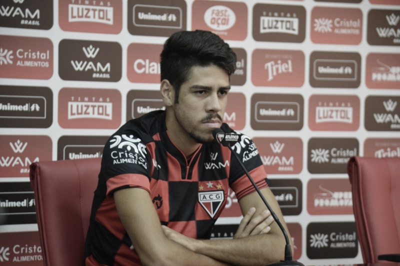 Victor Paraíba exalta boa campanha do Atlético-GO na Copa Sul-Americana e busca mais evolução