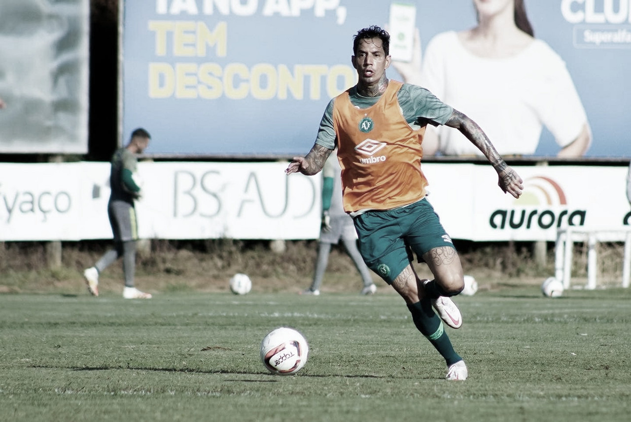 Victor Ramos projeta ascensão da Chapecoense na Série B após vitória sobre Bahia