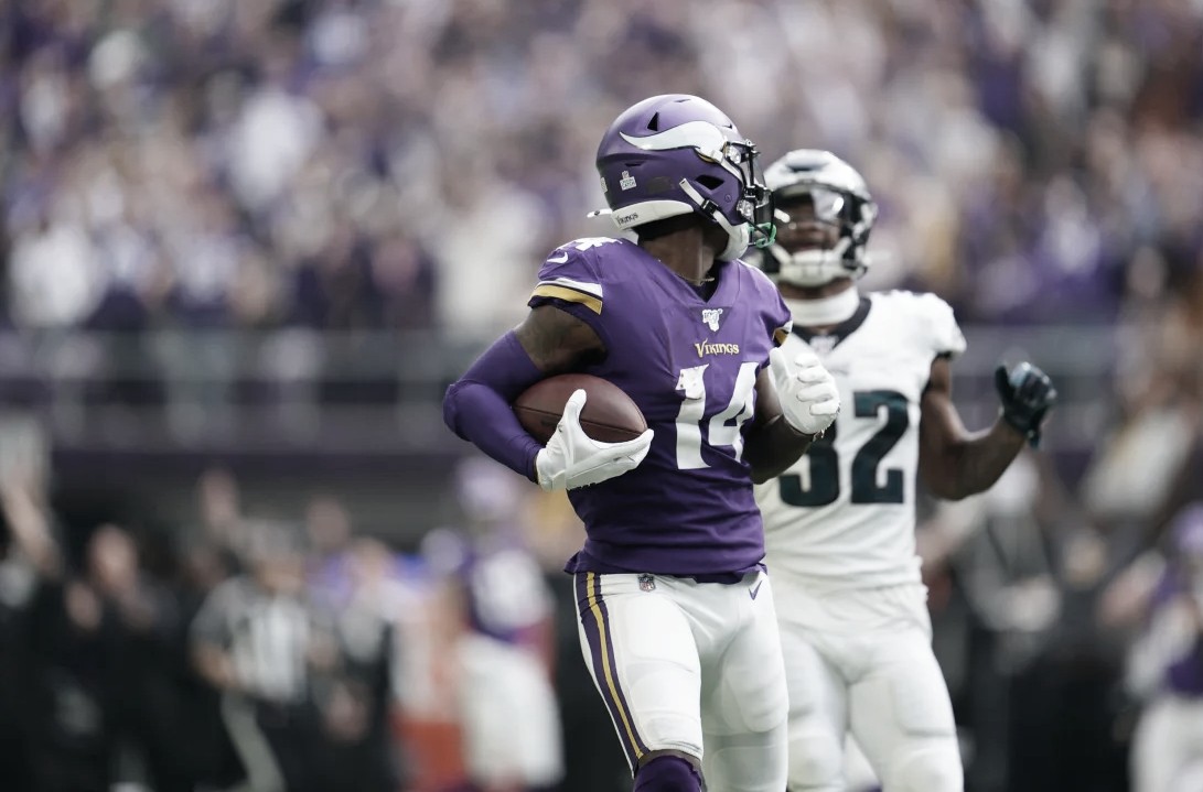 Los Vikings aplastan a los Eagles Los Vikings aplastan a los Eagles