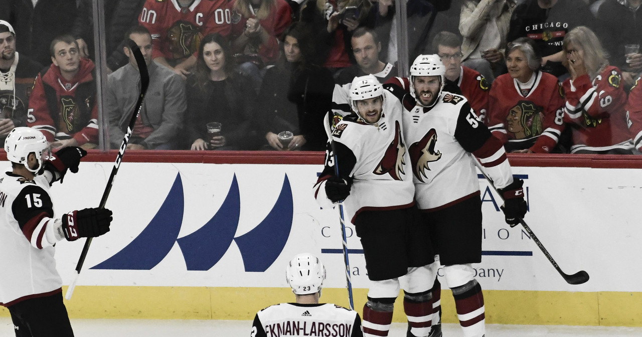 Arizona Coyotes score four goals in win against Chicago Blackhawks