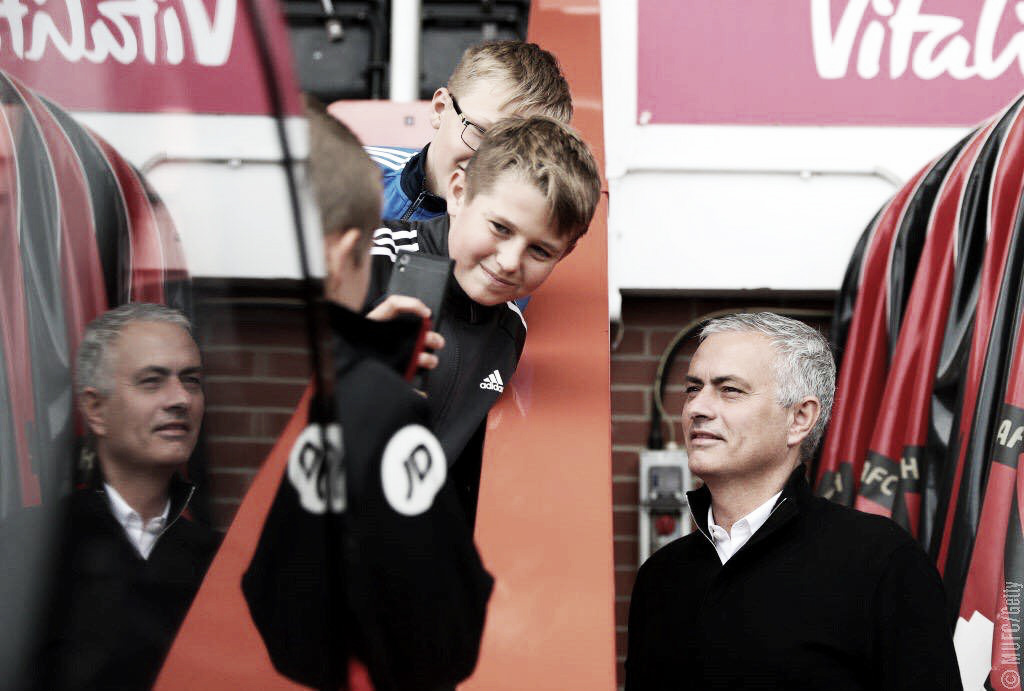 Após vitória, Mourinho critica postura do Manchester United: "Defensivamente péssimos'' Após vitória, Mourinho critica postura do Manchester United: "Defensivamente péssimos''