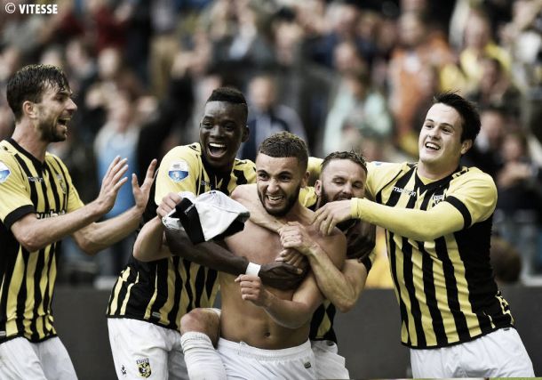 Vitesse faz grande segundo tempo, goleia Heerenveen e se garante na Europa League