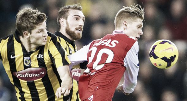 Vitesse perde para AZ Alkmaar em casa e chega a três jogos sem vitória na Eredivisie Vitesse perde para AZ Alkmaar em casa e chega a três jogos sem vitória na Eredivisie