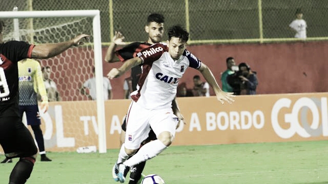 No duelo de lanternas, Paraná e Vitória se enfrentam na Vila Capanema No duelo de lanternas, Paraná e Vitória se enfrentam na Vila Capanema
