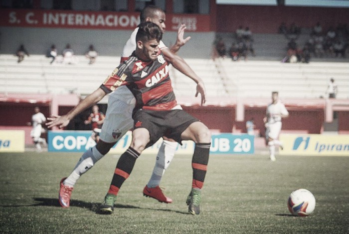 Artilheiro do Flamengo na Copinha, Felipe Vizeu exalta título de destaque da competição