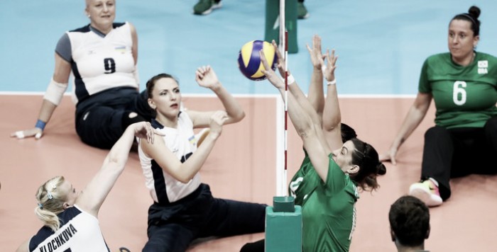 Seleção brasileira feminina de vôlei sentado perde para EUA e disputará o bronze