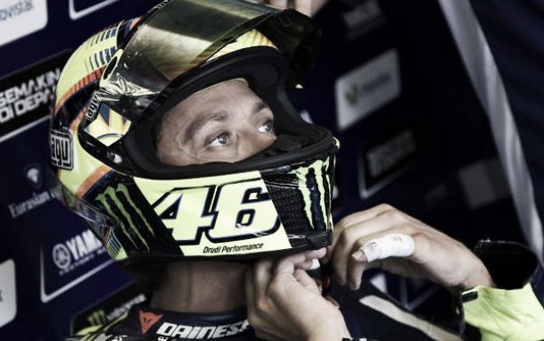 Valentino Rossi: "Tengo un pequeño dolor en el dedo"