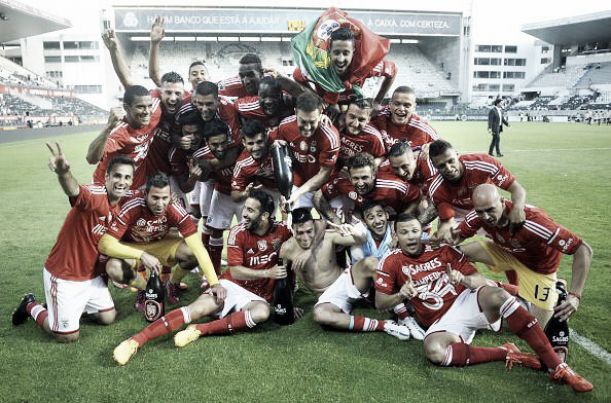 Benfica empata e conta com tropeço do Porto para comemorar 34º título da Primeira Liga