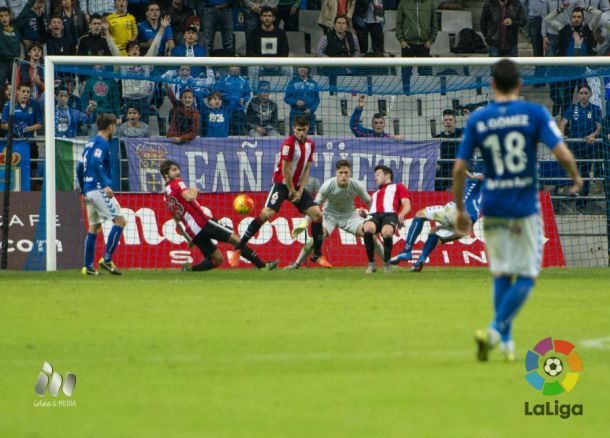 El Real Oviedo deja vivos a los 'katxorros'