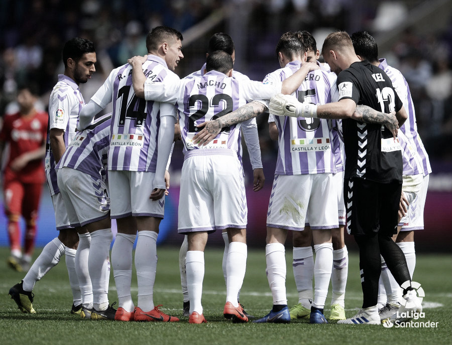 El Real Valladolid vuelve a caer en los minutos finales