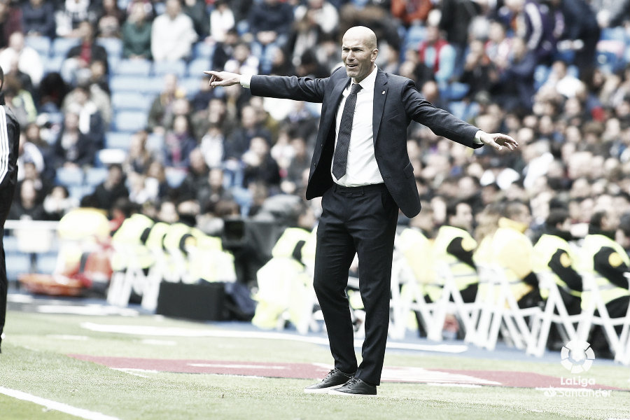 Zidane: "Benzema es el mejor nueve en este momento"
