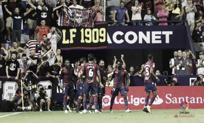No retorno à elite espanhola, Levante vence Villarreal com gol no fim