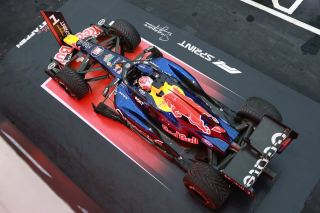 Verstappen vence sprint caótica do GP de Singapura, marcada por nove abandonos