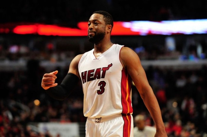 Wade trascina Miami, Chicago quasi fuori dai playoff (106-98)