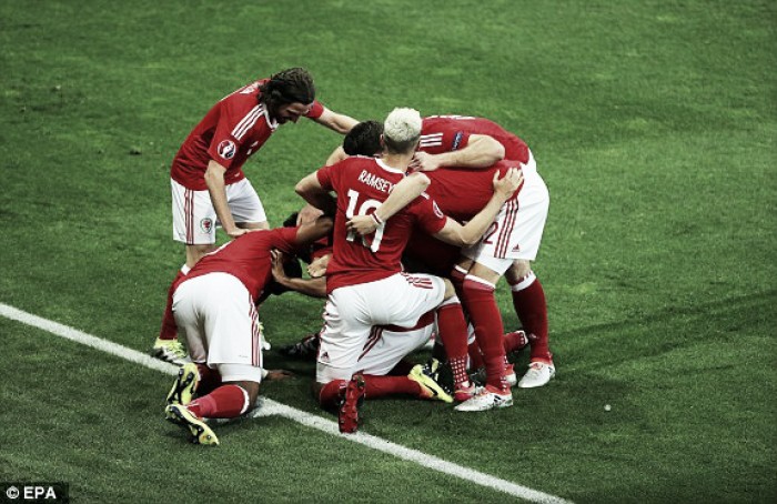 Russia 0-3 Wales: Welsh fly into the last 16 as group winners after convincing win