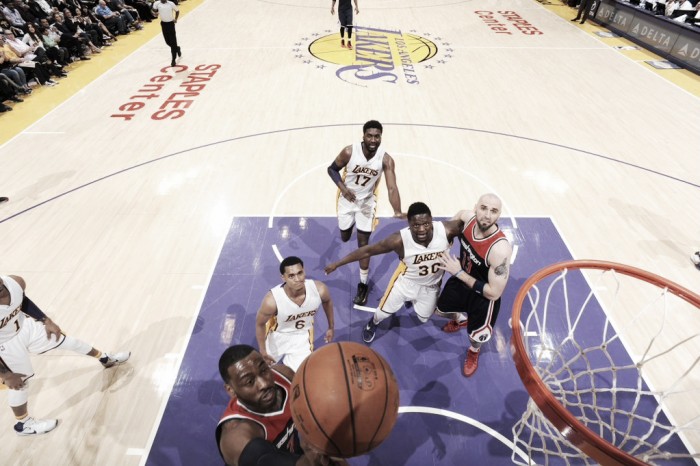 Resumen NBA: los Warriors, en busca del récord; Washington apura sus opciones