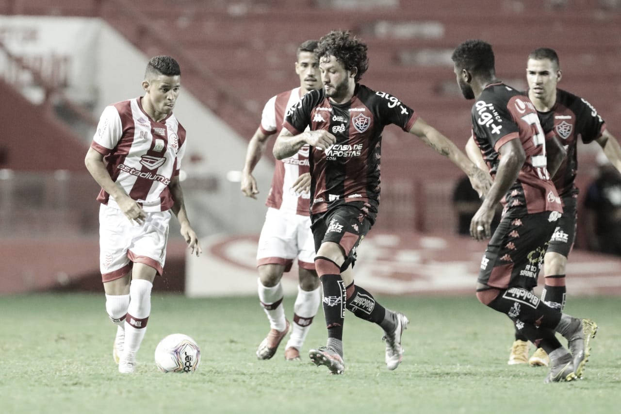 Zagueiro Wallace classifica empate do Vitória com Náutico como 'razoável' Zagueiro Wallace classifica empate do Vitória com Náutico como 'razoável'