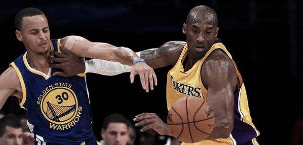 Golden State aprovecha las concesiones defensivas de Lakers