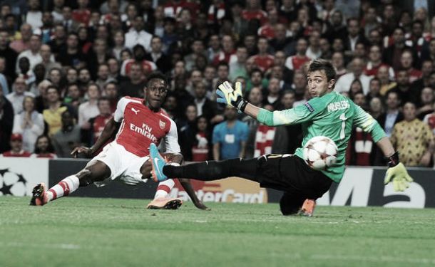 Welbeck faz três e Arsenal goleia Galatasaray no Emirates Stadium