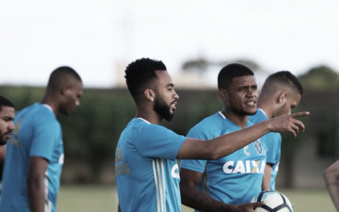 Meia Wesley celebra acerto com Sport: "Não estava sendo aproveitado no São Paulo"